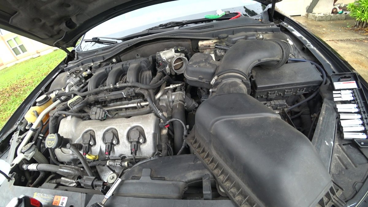 Lincoln Mkz L V Dohc Spark Plugs And Intake Gasket Tune Up